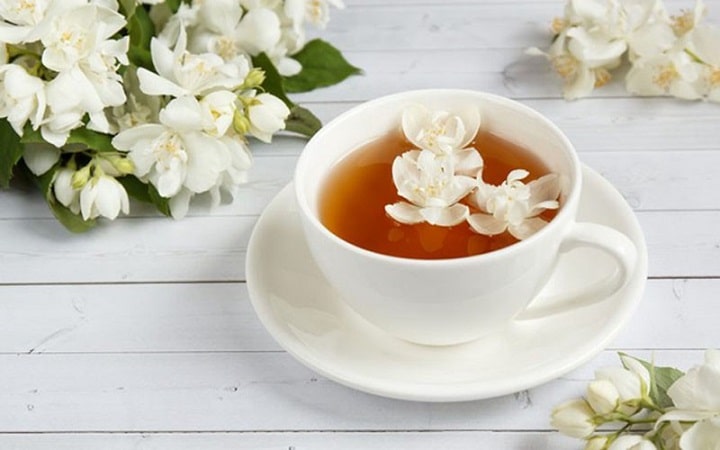 uống trà hoa nhài giúp thư thái và dễ ngủ